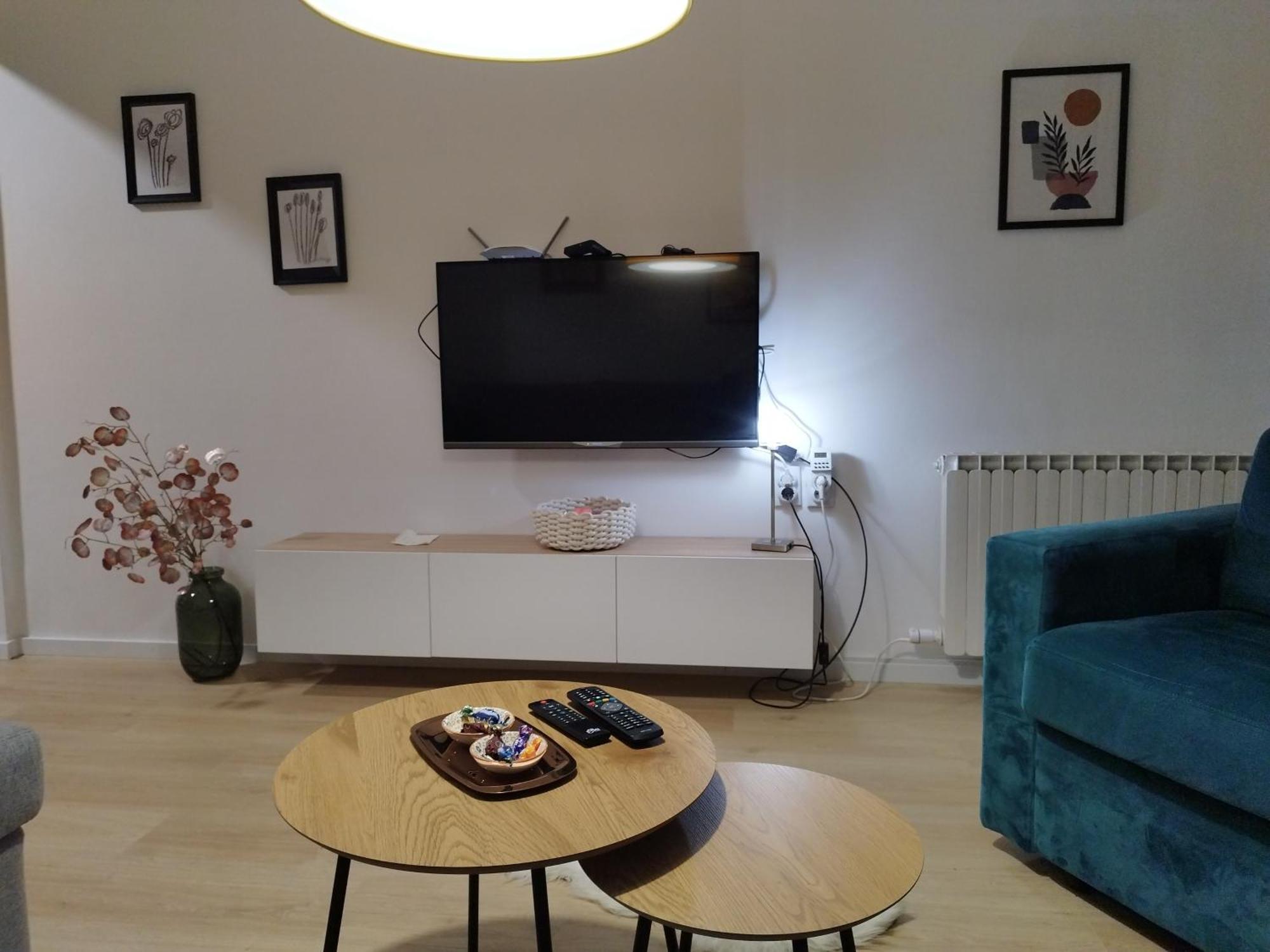 Apartment Home Apartment *